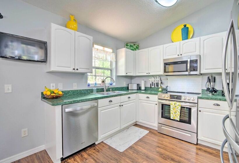 Sunny Homosassa Home W/ Private Heated Pool!