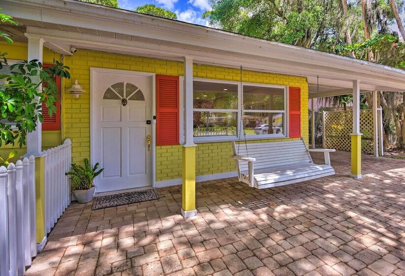 Sunny Sarasota Home W/ Yard < 2 Mi To Downtown!