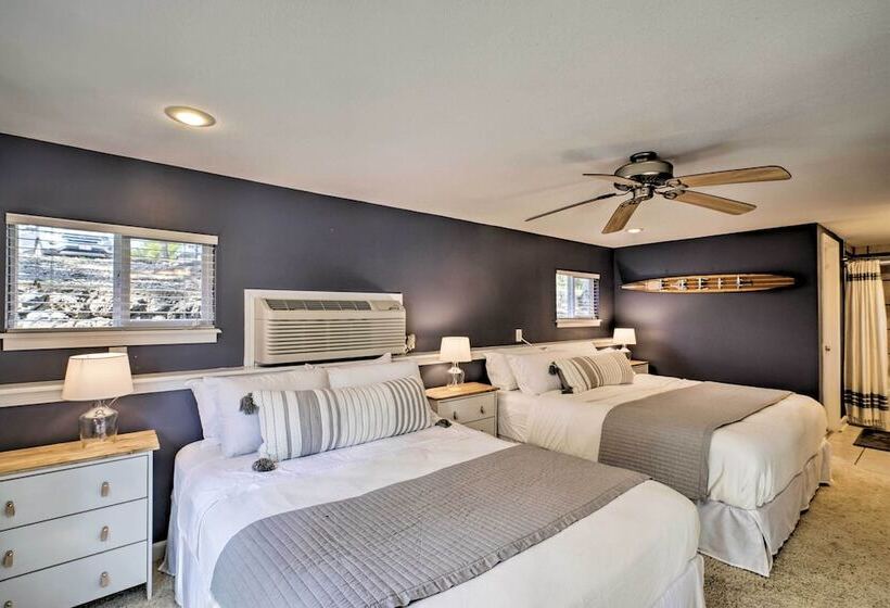 Lakeside Home W/ Boat Dock In Sunrise Beach