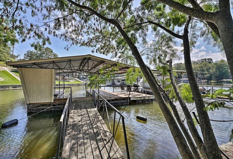 Lakeside Home W/ Boat Dock In Sunrise Beach