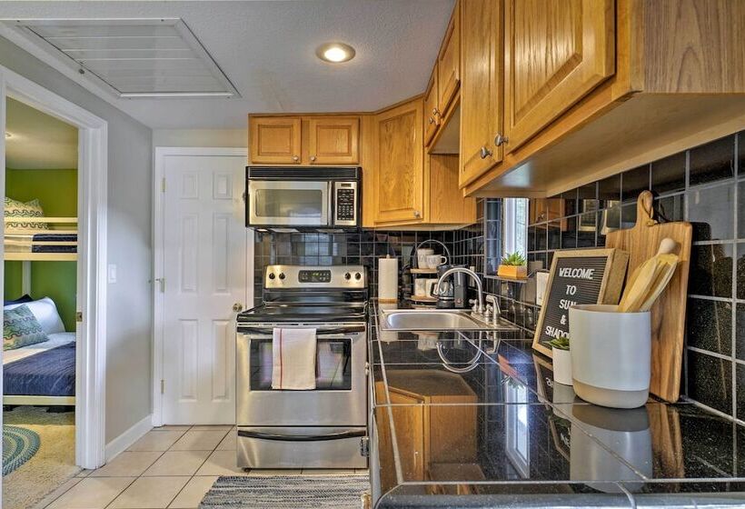 Lakeside Home W/ Boat Dock In Sunrise Beach