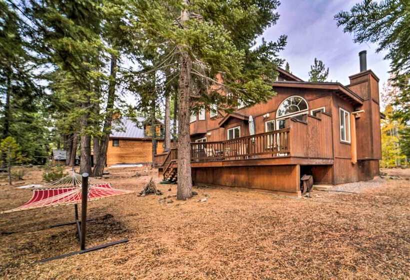 Tahoe Donner Retreat W/ Hot Tub & Fireplace!