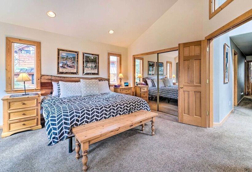 Tahoe Donner Retreat W/ Hot Tub & Fireplace!