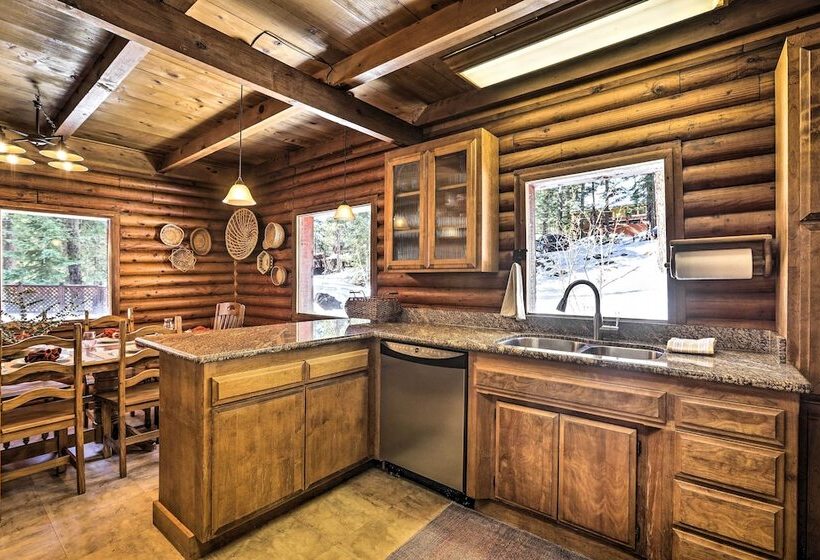 Tahoe Vista Cabin W/ Deck: 1 Mi To Kings Beach!