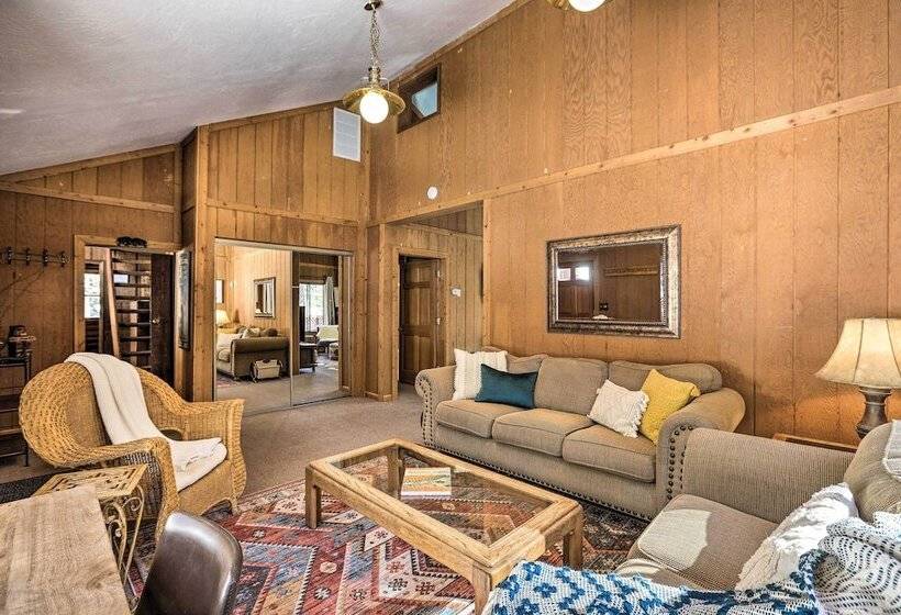 Tahoe Vista Cabin W/ Deck: 1 Mi To Kings Beach!