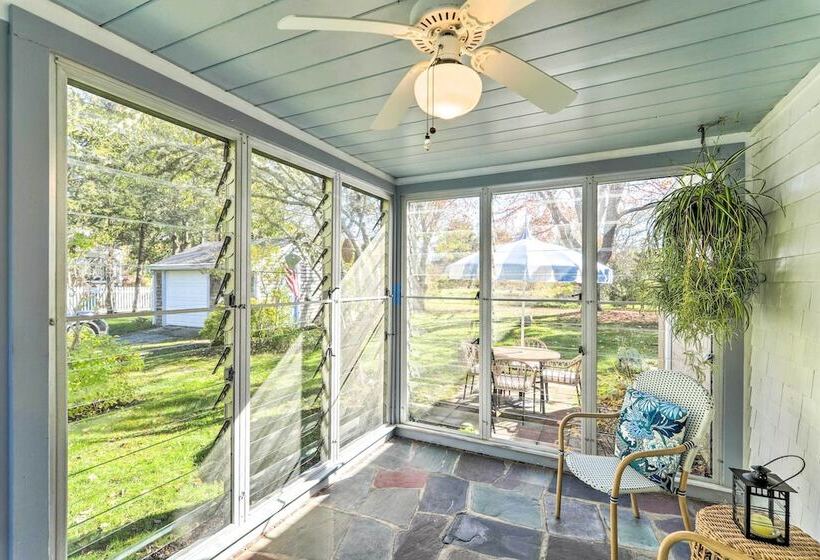 Walkable Dennis Cottage:  The Blue Scallop