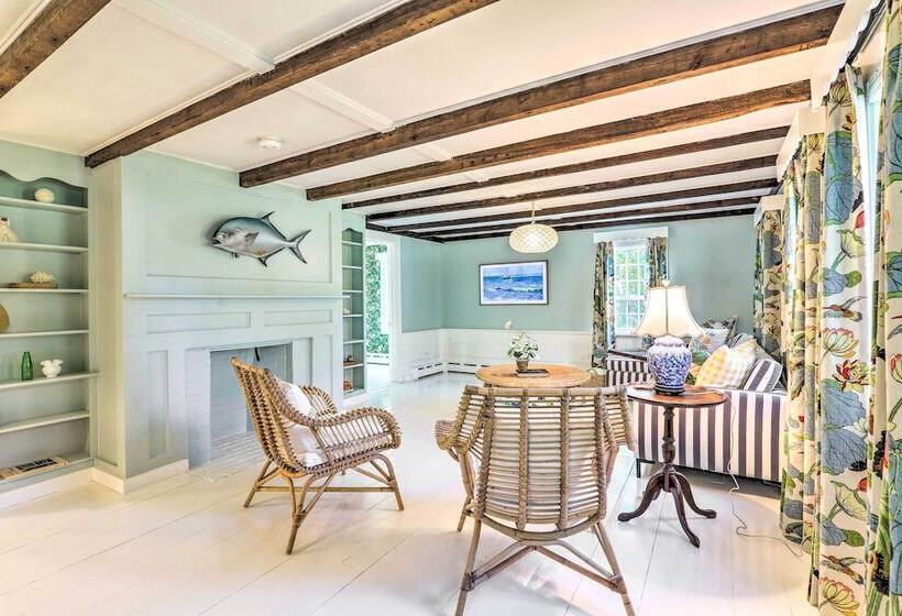 Walkable Dennis Cottage:  The Blue Scallop