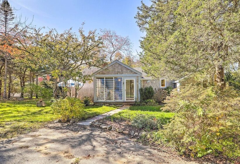 Walkable Dennis Cottage:  The Blue Scallop