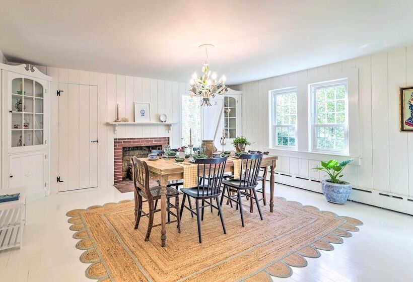 Walkable Dennis Cottage:  The Blue Scallop