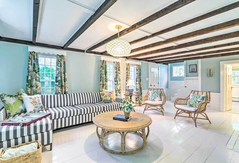 Walkable Dennis Cottage:  The Blue Scallop