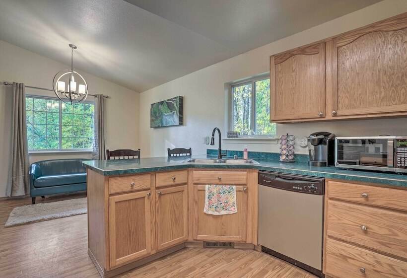 The Eagles Nest:  3 Mi To Downtown Wasilla!