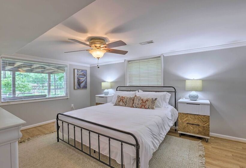 The Lake Escape: Boat Dock, Fire Pit, Kayak!