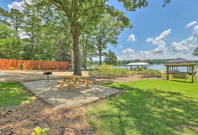 The Lake Escape: Boat Dock, Fire Pit, Kayak!