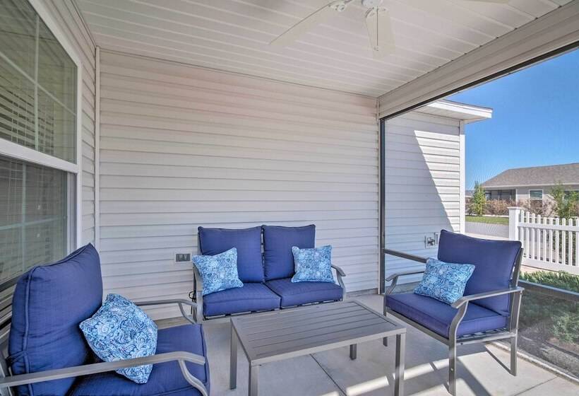 The Villages Retreat W/ Lanai & Lake Views!