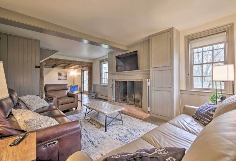 Timeless Winesburg Farmhouse W/ Deck