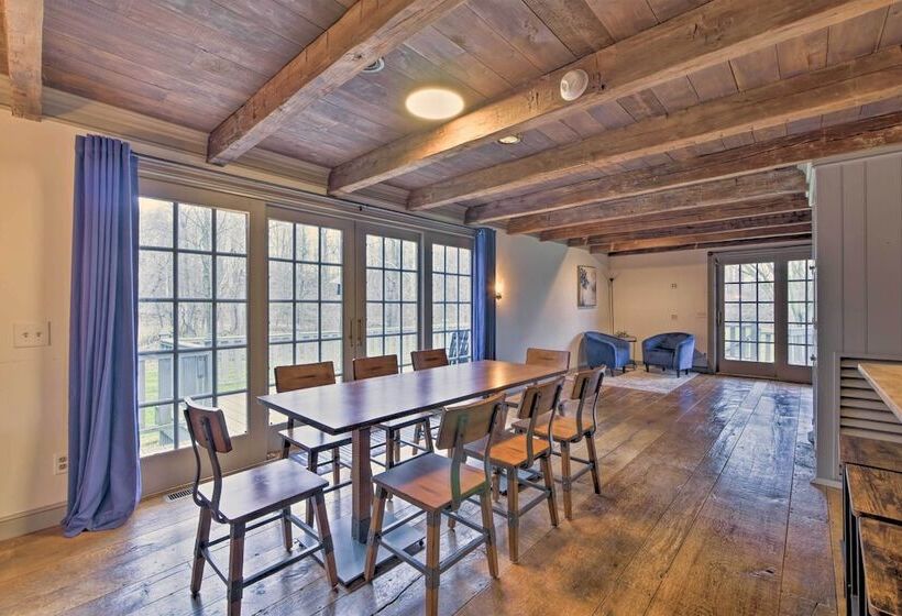 Timeless Winesburg Farmhouse W/ Deck