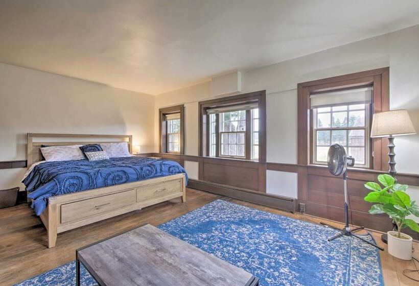 Timeless Winesburg Farmhouse W/ Deck