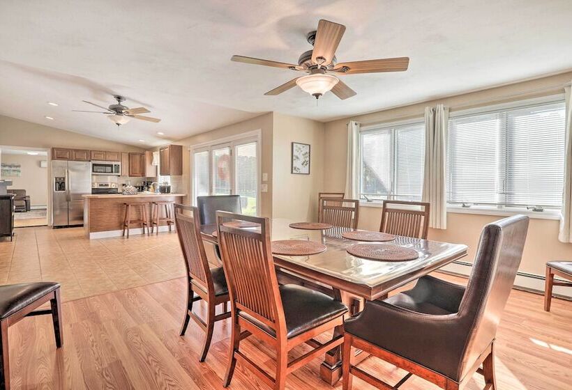 Tranquil Swansea Retreat W/ Fire Pit & Grill!