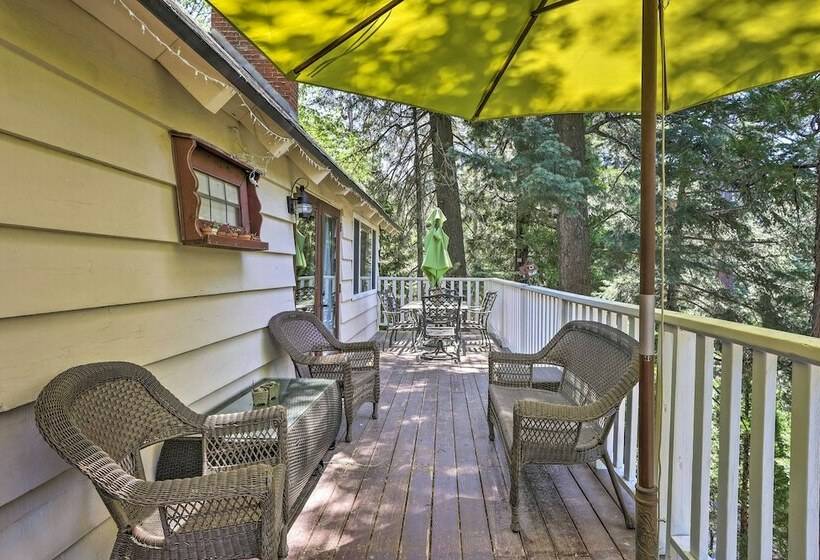 Tree House Chalet  In Lake Arrowhead Village