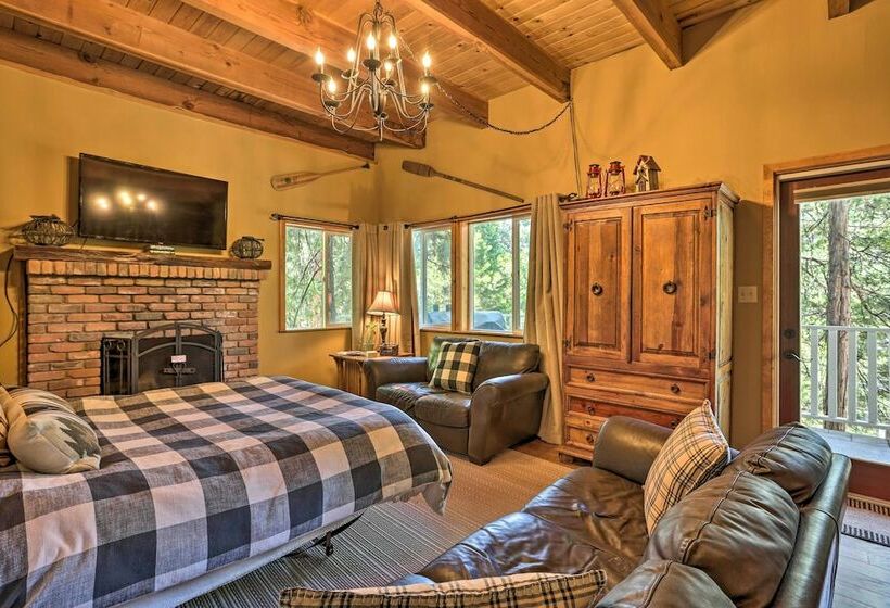 Tree House Chalet  In Lake Arrowhead Village
