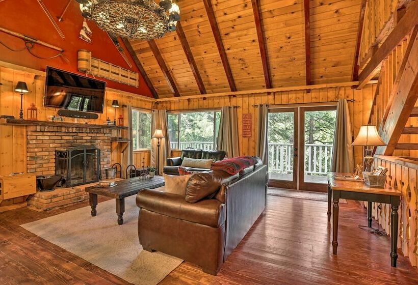 Tree House Chalet  In Lake Arrowhead Village