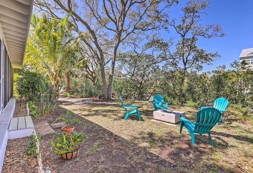 Tropical Waterfront Home: Central Location!