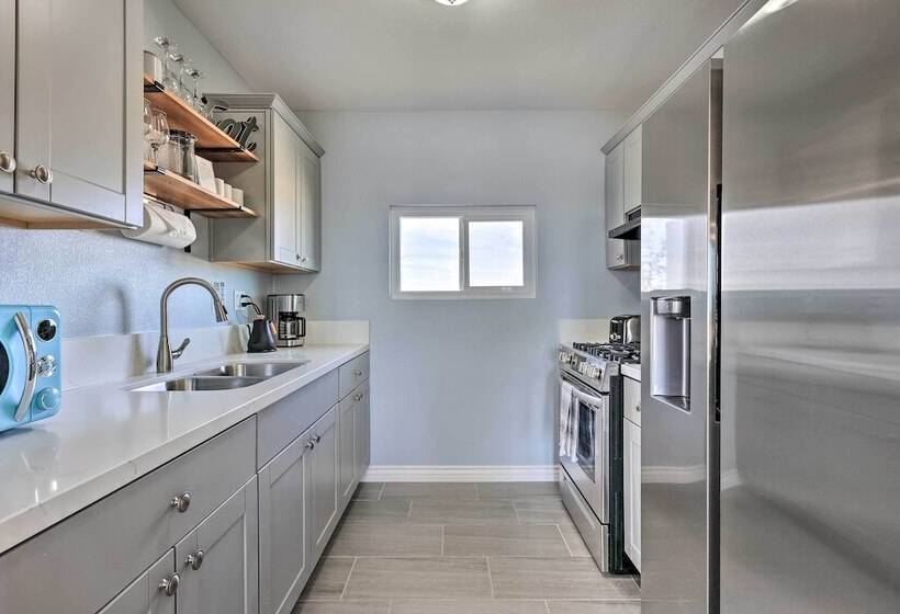 Twentynine Palms Home   Patio, Mountain Views