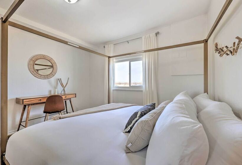 Twentynine Palms Home   Patio, Mountain Views