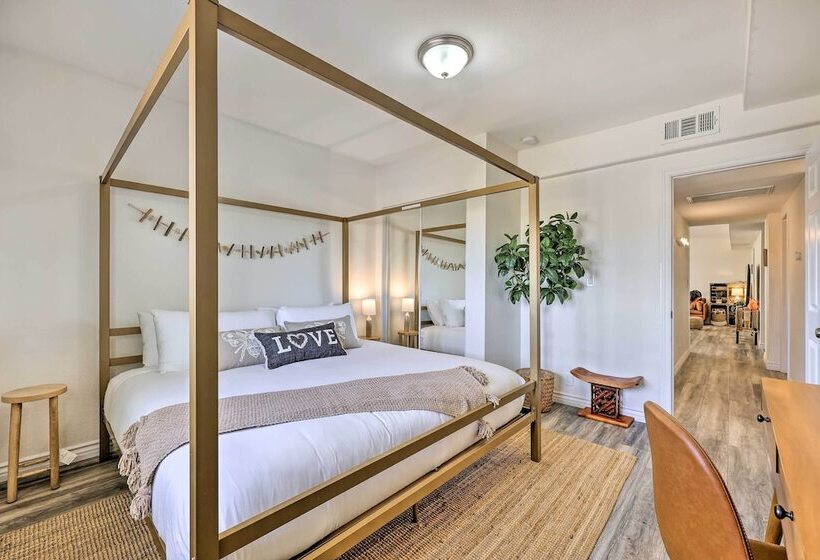 Twentynine Palms Home   Patio, Mountain Views