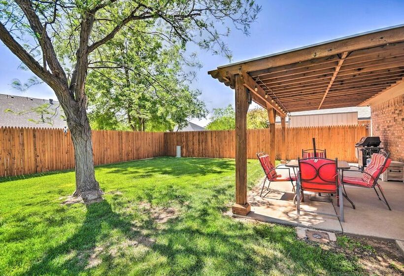 Unique Ranch Style Home < 2 Mi To Downtown!
