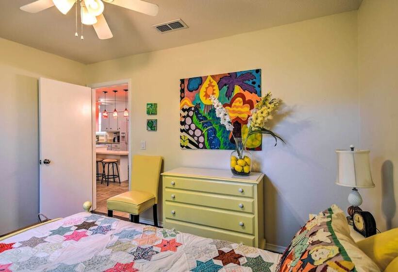 Unique Ranch Style Home < 2 Mi To Downtown!