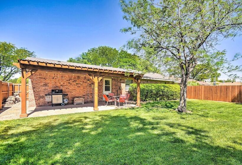 Unique Ranch Style Home < 2 Mi To Downtown!