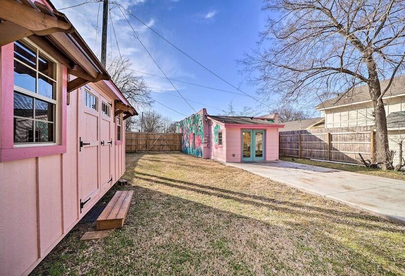 Unique, Themed Tulsa Escape ~ 2 Mi To Downtown!