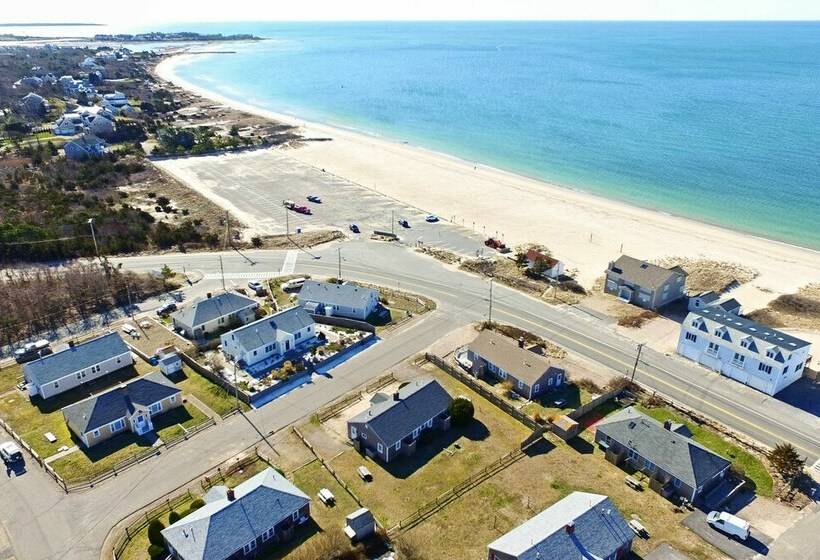 Cape Cod Retreat: Patio, Walk To Craigville Beach