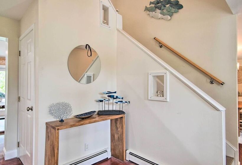 Updated Falmouth Family Home ~ 2 Mi To Beach!