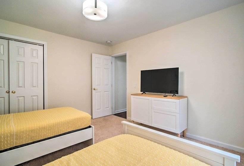 Updated Falmouth Family Home ~ 2 Mi To Beach!