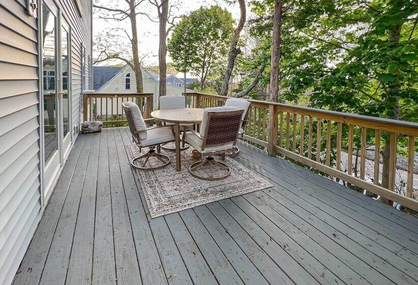 Updated Falmouth Family Home ~ 2 Mi To Beach!