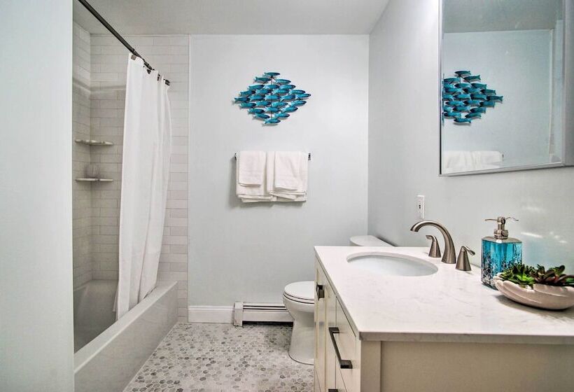 Updated Falmouth Family Home ~ 2 Mi To Beach!