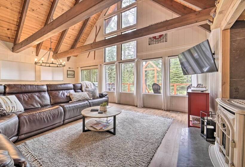 2 Mi To Tahoe Donner: Truckee Getaway W/ Views