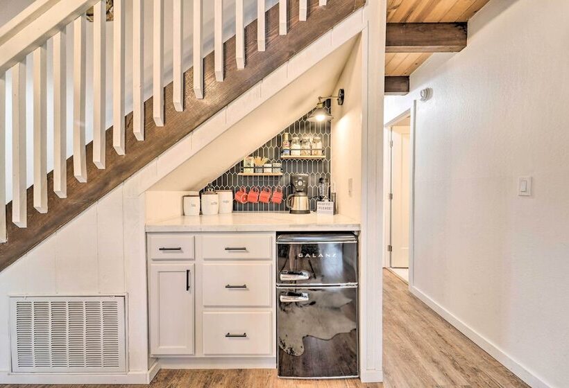 2 Mi To Tahoe Donner: Truckee Getaway W/ Views