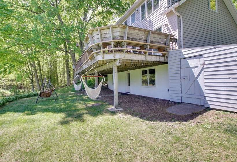 Updated Home W/ Deck: 2 Mi To Sister Bay Beach!