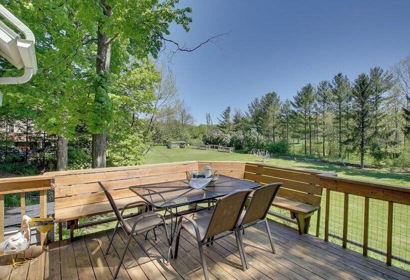 Updated Home W/ Deck: 2 Mi To Sister Bay Beach!