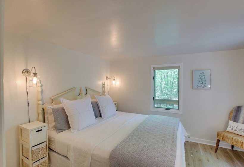 Updated Home W/ Deck: 2 Mi To Sister Bay Beach!