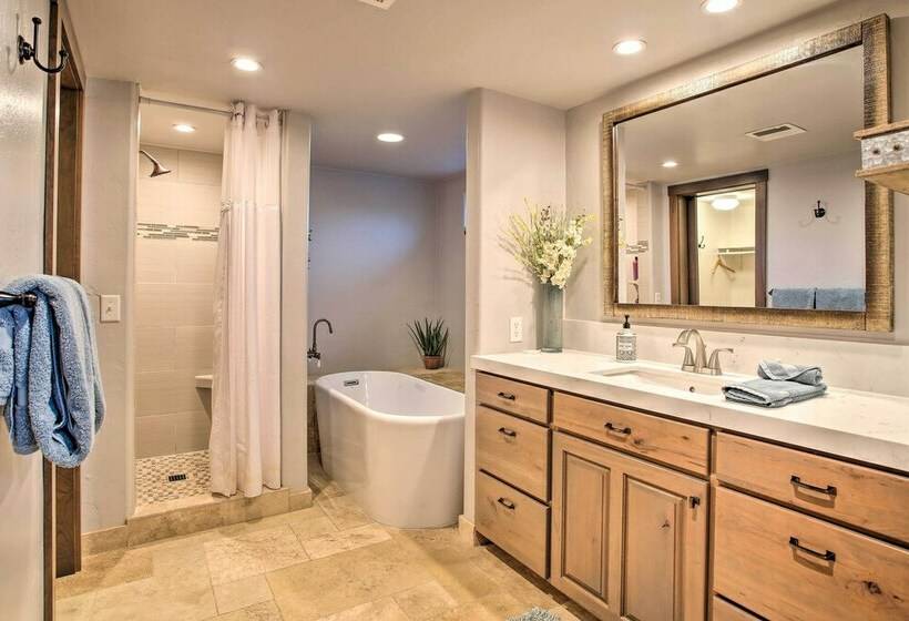 Indian Wells Retreat W/ Pool, Near Tennis Garden