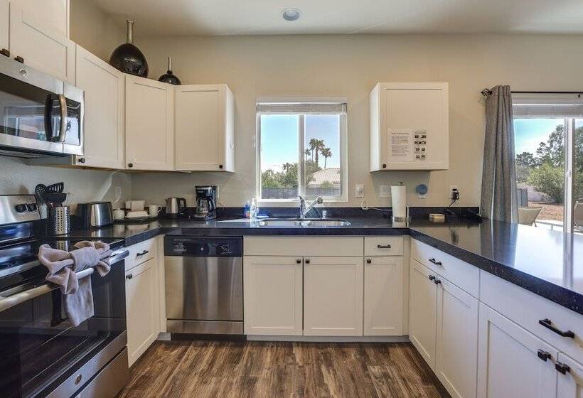 Updated Las Vegas House: Patio & Solar Heated Pool