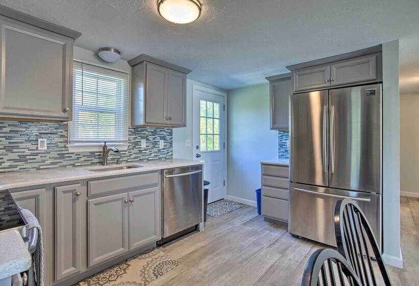 Updated Plymouth Home < 2 Miles To Waterfront!