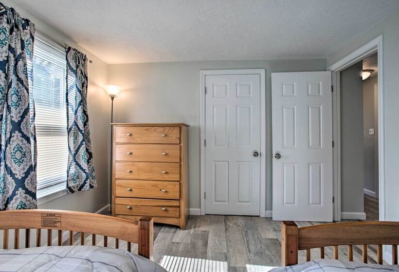 Updated Plymouth Home < 2 Miles To Waterfront!