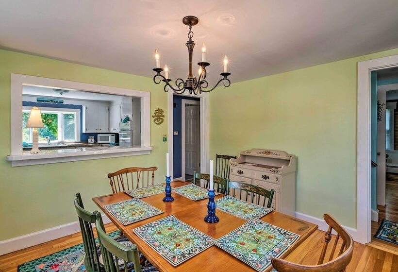 Waterfront Hyannis Gem: Walk To Hyannis Port Beach