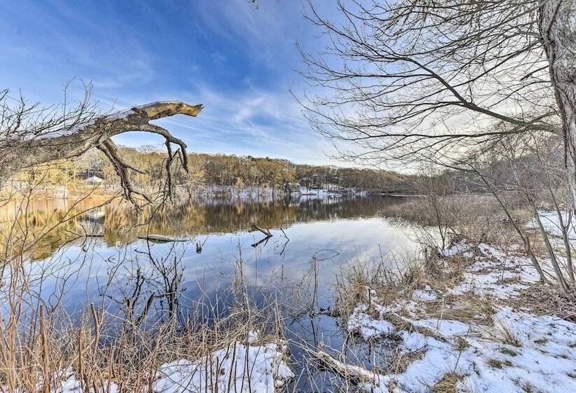Waterfront Hyannis Gem: Walk To Hyannis Port Beach