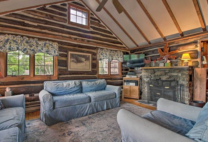 Waterfront Lake George Cabin: Walk To Water